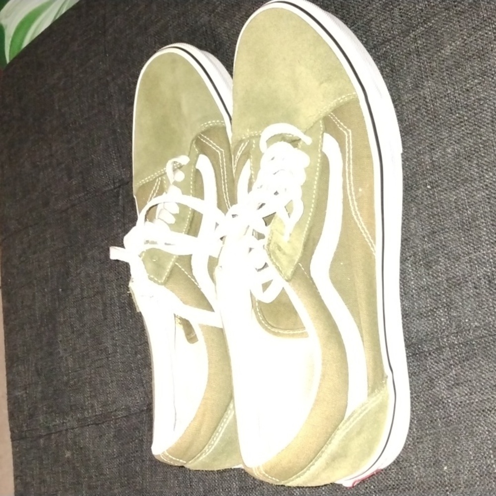 Vans - Picture 2 of 6
